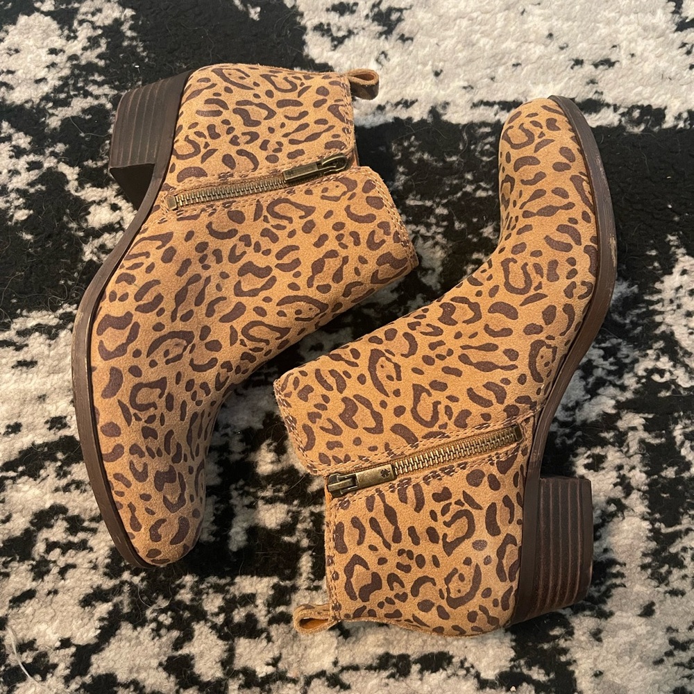 Lucky leopard brown booties